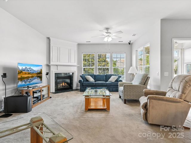 10317 Threatt Woods Drive, Charlotte, NC 28277