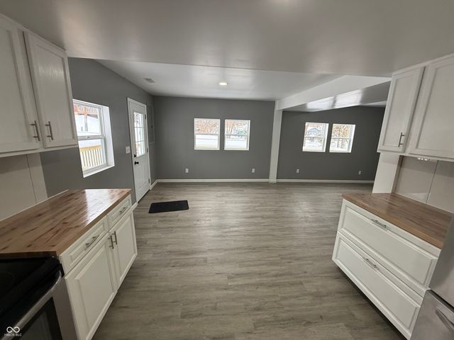 9607 N Price Street, Knightsville, IN 47857