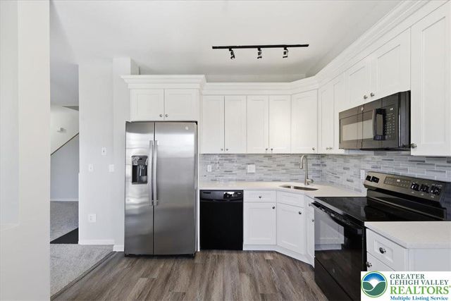 946 Nittany Court C221, South Whitehall Twp, PA 18104