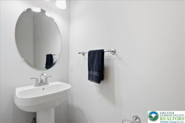 946 Nittany Court C221, South Whitehall Twp, PA 18104