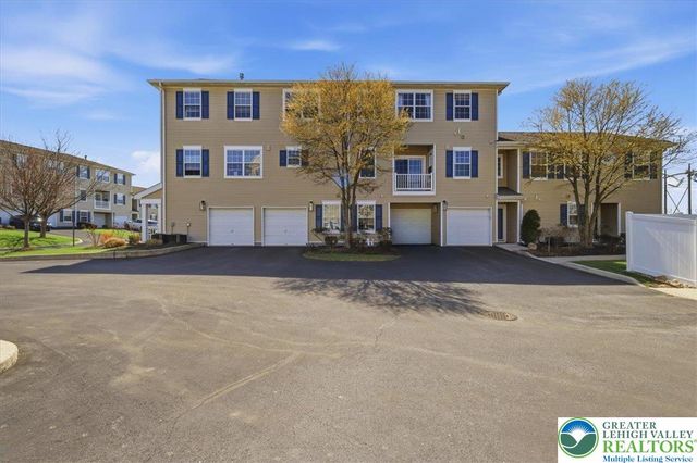 946 Nittany Court C221, South Whitehall Twp, PA 18104
