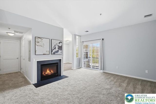 946 Nittany Court C221, South Whitehall Twp, PA 18104