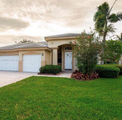 998 NW 167th Ter 998, Pembroke Pines, FL 33028