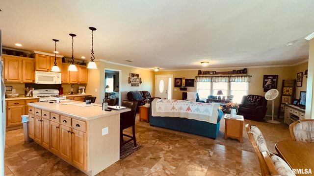 5197 E Emmerson City Road, Scheller, IL 62883