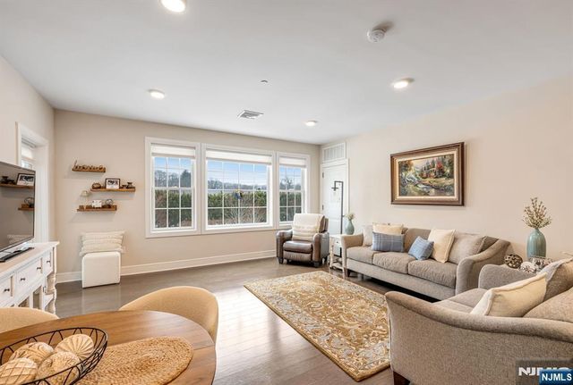 5201 Rio Vista Lane, Northvale, NJ 07647