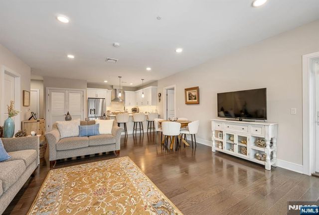 5201 Rio Vista Lane, Northvale, NJ 07647