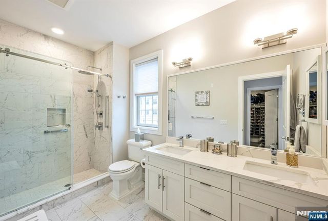 5201 Rio Vista Lane, Northvale, NJ 07647