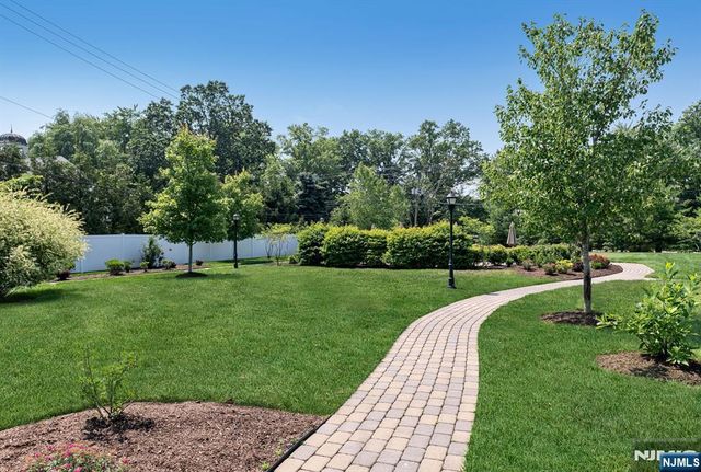 5201 Rio Vista Lane, Northvale, NJ 07647