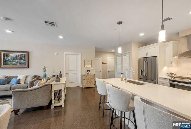 5201 Rio Vista Lane, Northvale, NJ 07647