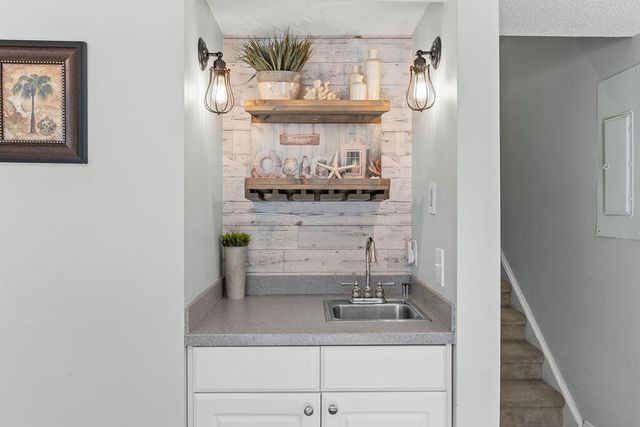 142 High Hammock Drive, Johns Island, SC 29455