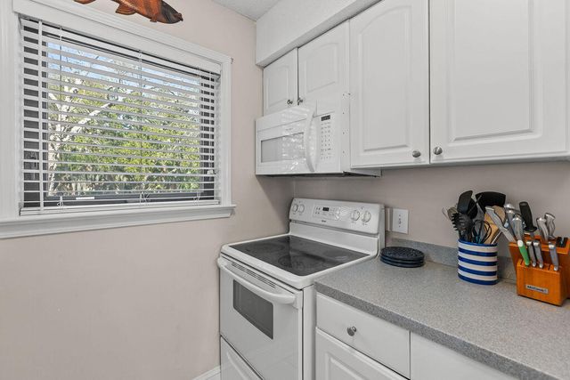 142 High Hammock Drive, Johns Island, SC 29455