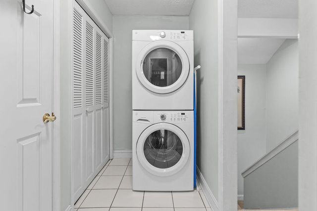 142 High Hammock Drive, Johns Island, SC 29455