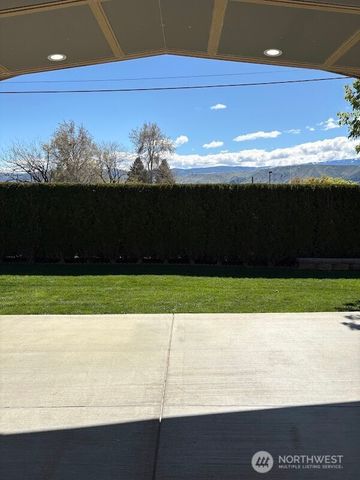 1104 NE 9th Street, East Wenatchee, WA 98802