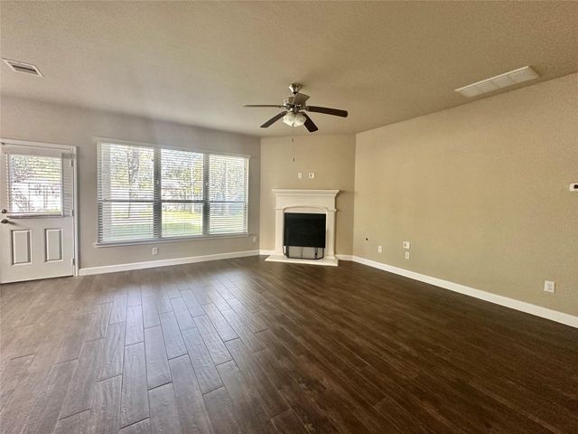 2438 Garden Falls Dr, Conroe, TX 77384