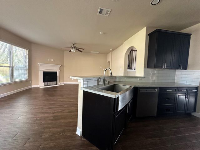 2438 Garden Falls Dr, Conroe, TX 77384