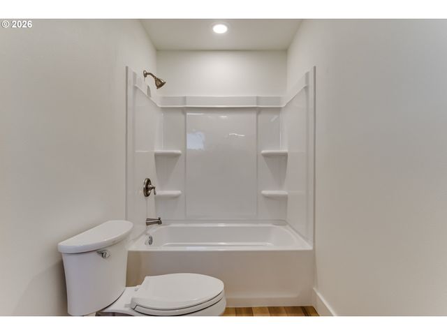 -1 S 41ST Pl, Springfield, OR 97478