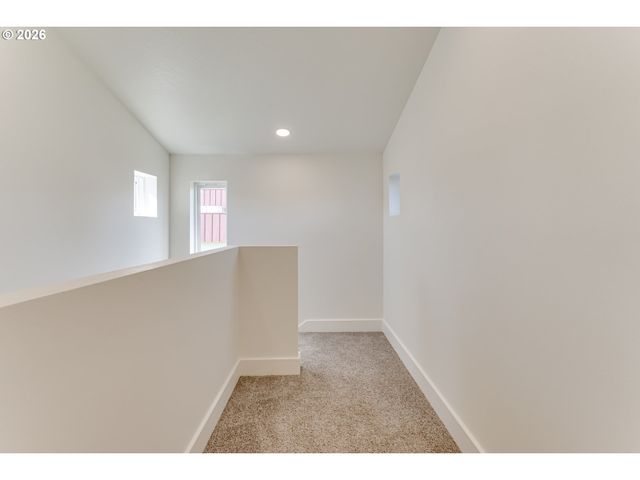 -1 S 41ST Pl, Springfield, OR 97478