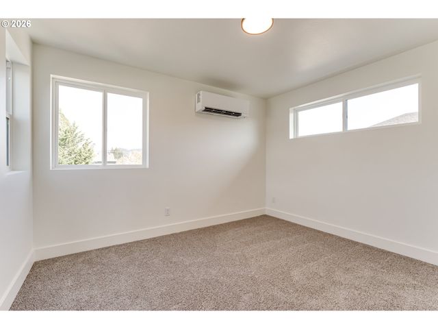 -1 S 41ST Pl, Springfield, OR 97478