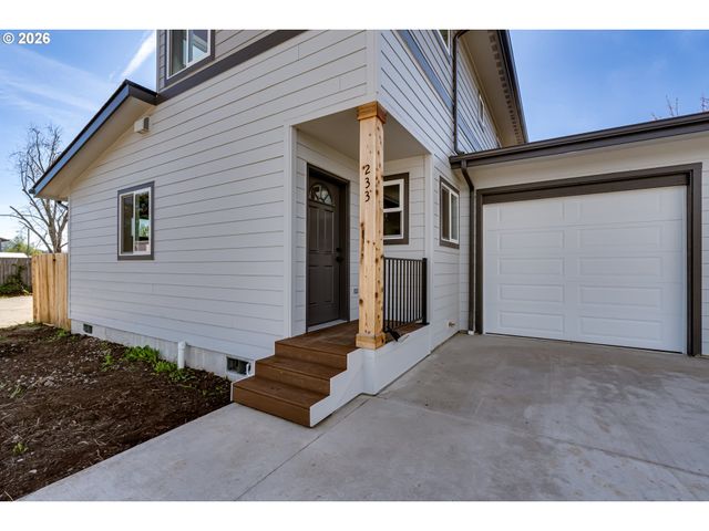 -1 S 41ST Pl, Springfield, OR 97478