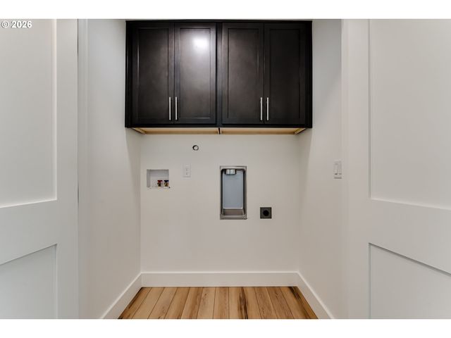 -1 S 41ST Pl, Springfield, OR 97478