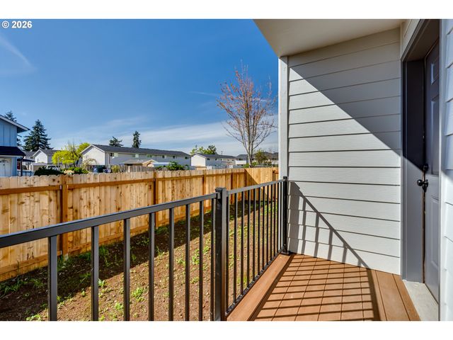 -1 S 41ST Pl, Springfield, OR 97478