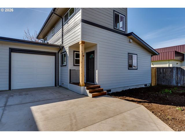 -1 S 41ST Pl, Springfield, OR 97478