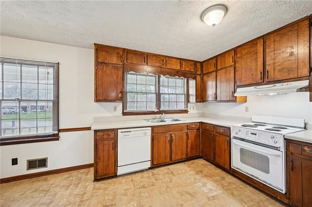 2191 Plantation Court, Lawrenceville, GA 30044