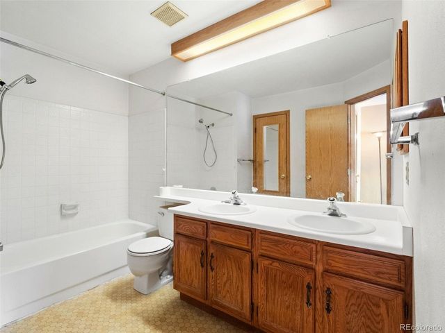 1811 S Quebec Way 241, Denver, CO 80231