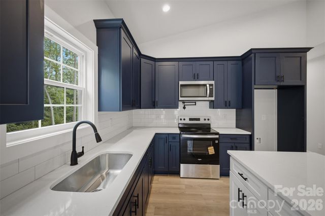 921 Overlook Drive SW, Lenoir, NC 28645