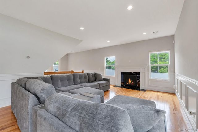 164 Chestnut Street, Mount Sinai, NY 11766