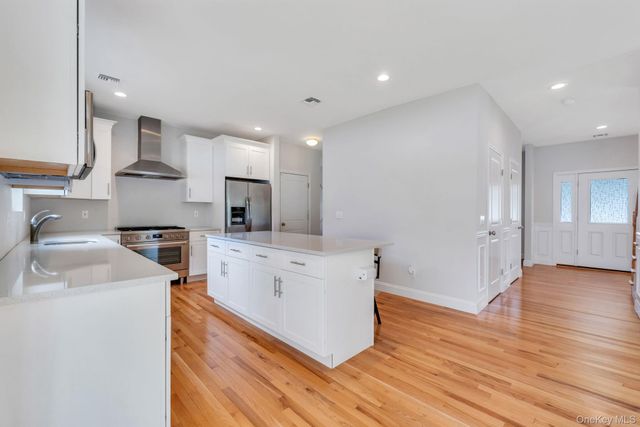 164 Chestnut Street, Mount Sinai, NY 11766
