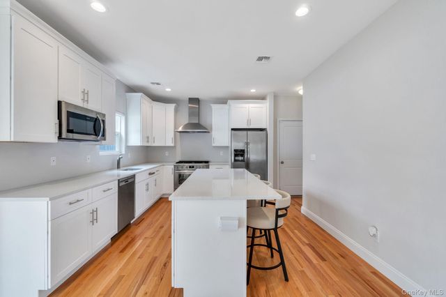 164 Chestnut Street, Mount Sinai, NY 11766