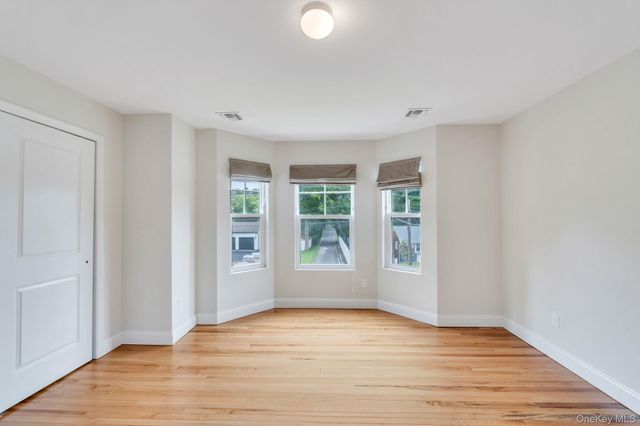 164 Chestnut Street, Mount Sinai, NY 11766