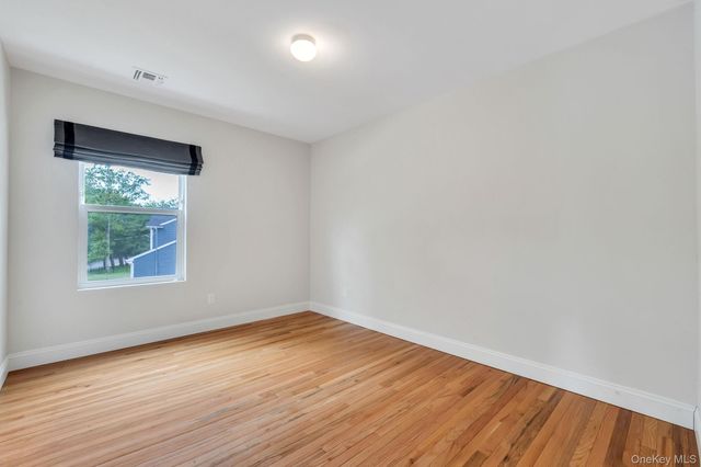 164 Chestnut Street, Mount Sinai, NY 11766