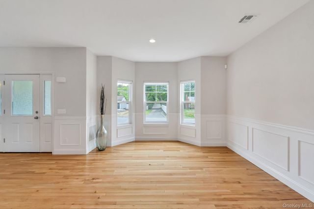 164 Chestnut Street, Mount Sinai, NY 11766
