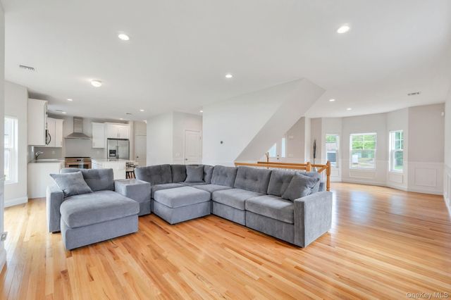 164 Chestnut Street, Mount Sinai, NY 11766