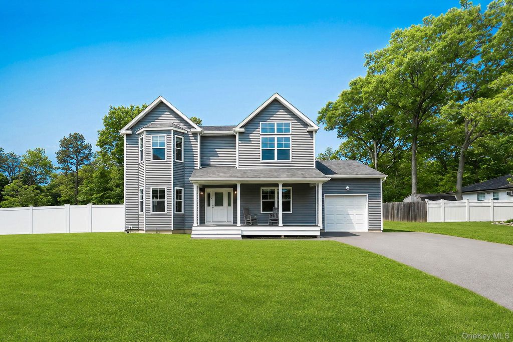 164 Chestnut Street, Mount Sinai, NY 11766