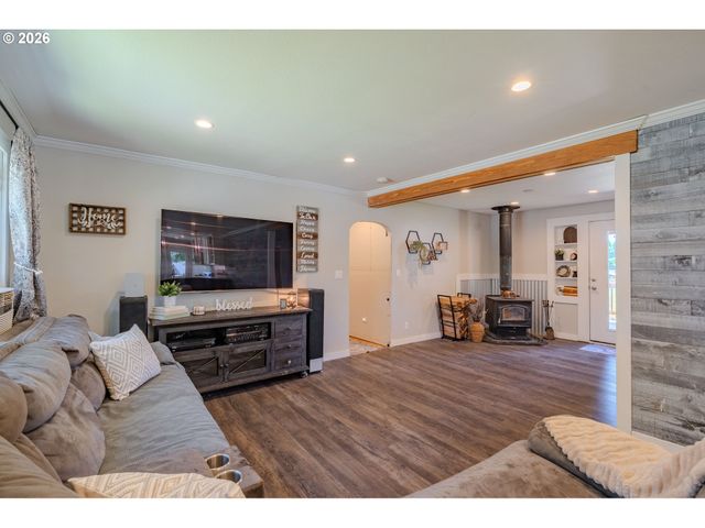 3266 G St, Washougal, WA 98671