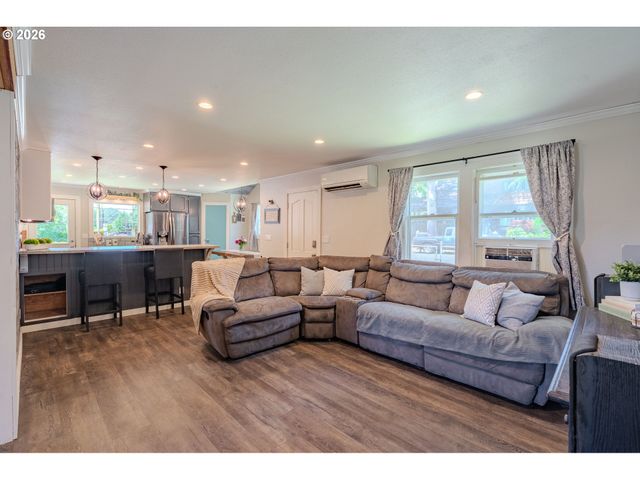 3266 G St, Washougal, WA 98671