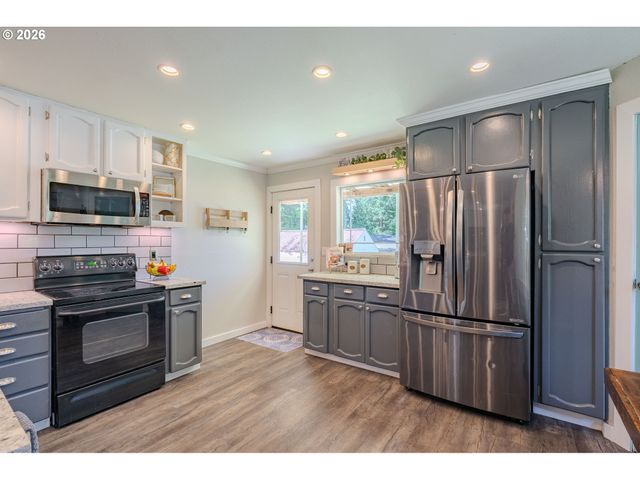 3266 G St, Washougal, WA 98671