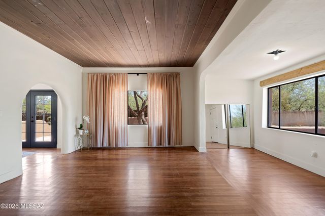 5301 E Fort Lowell Road, Tucson, AZ 85712