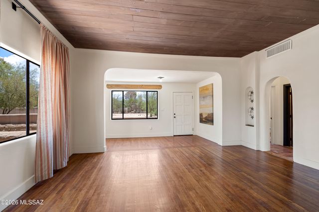5301 E Fort Lowell Road, Tucson, AZ 85712