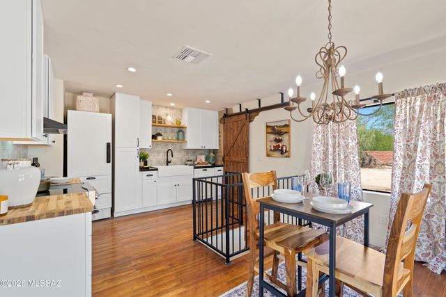 5301 E Fort Lowell Road, Tucson, AZ 85712