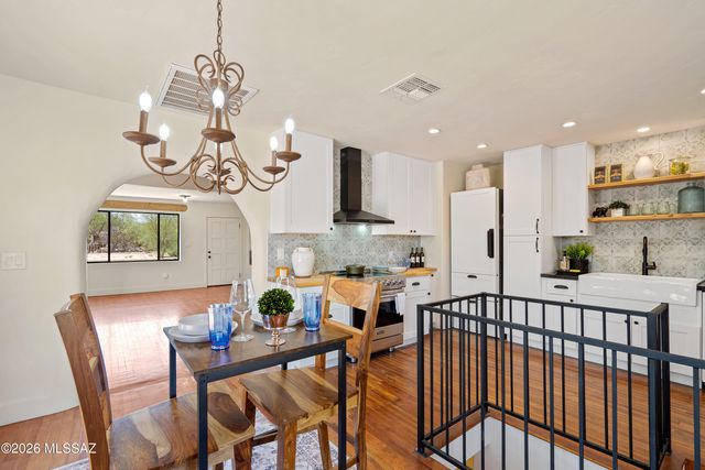 5301 E Fort Lowell Road, Tucson, AZ 85712