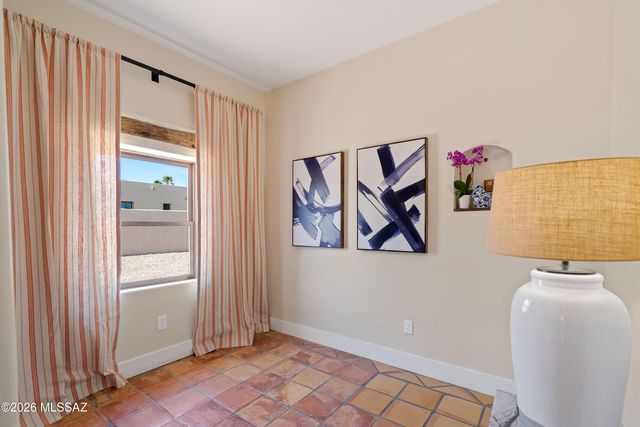 5301 E Fort Lowell Road, Tucson, AZ 85712