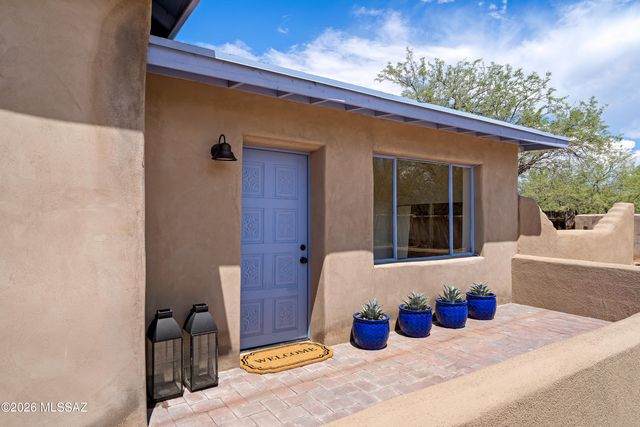 5301 E Fort Lowell Road, Tucson, AZ 85712