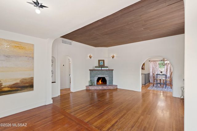 5301 E Fort Lowell Road, Tucson, AZ 85712