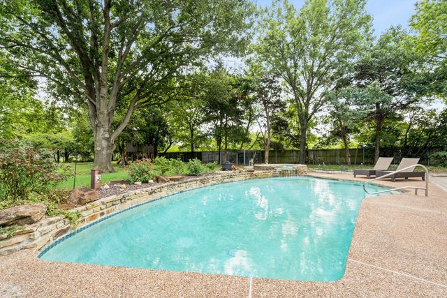 2413 Taylor Street, Southlake, TX 76092