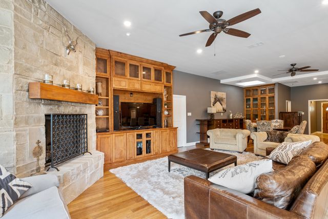 2413 Taylor Street, Southlake, TX 76092