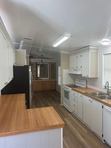 7445 SE Independence Avenue, Hobe Sound, FL 33455